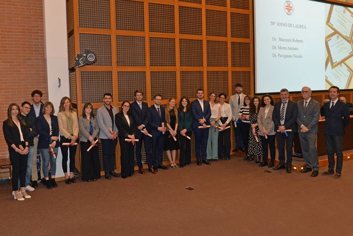 Biella, il giuramento di Ippocrate dei giovani medici - Foto Biella, il giuramento di Ippocrate dei giovani medici - Foto