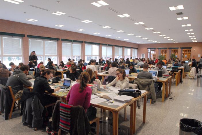 Biblioteca di Città Studi, lunedì boom di ingressi Biblioteca di Città Studi, lunedì boom di ingressi