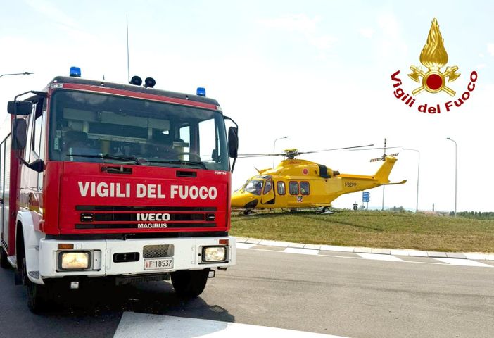 Moto finisce contro il guardrail, arriva anche l'elisoccorso Moto finisce contro il guardrail, arriva anche l'elisoccorso