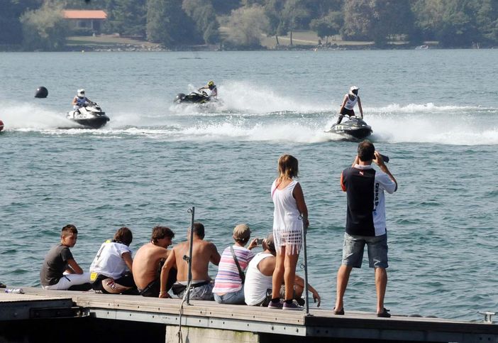 Bolidi a Viverone, ma il pubblico dov'è? Bolidi a Viverone, ma il pubblico dov'è?