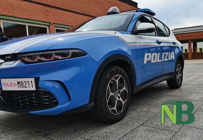 Dorzano: passano a tutta velocità davanti alla Polizia, fermati, trovati con 1 Kg di hashish. Arrestati Dorzano: passano a tutta velocità davanti alla Polizia, fermati, trovati con 1 Kg di hashish. Arrestati