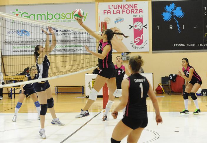 Una palla vincente di Giada Dibenedetto del Villaggio