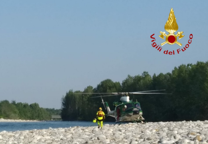 Dal Nord Ovest - Si immergono nella Sesia e vengono trascinati via dalla corrente FOTO e VIDEO