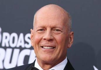 Bruce Willis, la moglie rivela: "Il cervello lo sta abbandonando"