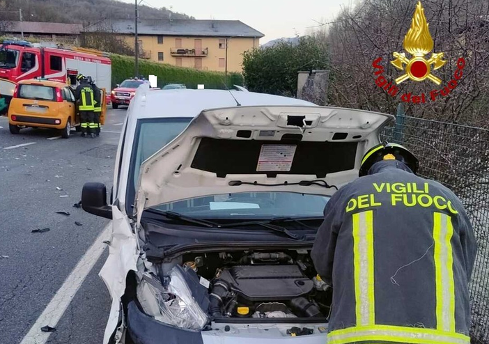 Dal Nord Ovest - Scontro tra auto nella vicina Valsesia, due feriti