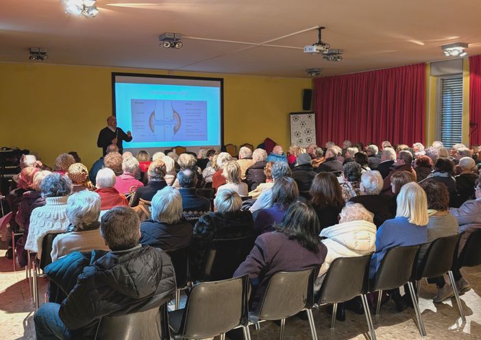 Artrosi, terapie e protesi: grande interesse al Caffè del Benessere Artrosi, terapie e protesi: grande interesse al Caffè del Benessere