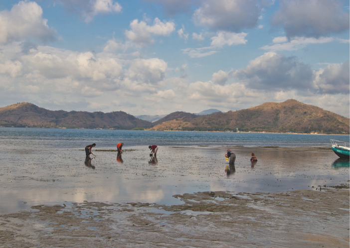 Photo ©Angela Lobefaro, “Between Tides and Time”, Lombok, Idonesia, 2023