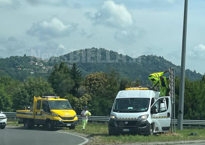 Biella, ponte della tangenziale, a breve la chiusura a metà per un mese e mezzo FOTO Maria Bazzocchi per newsbiella.it Biella, ponte della tangenziale, a breve la chiusura a metà per un mese e mezzo FOTO Maria Bazzocchi per newsbiella.it
