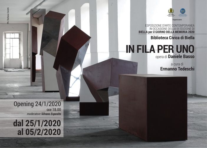 L'opera "In Fila per uno" simbolo a Biella per il Giorno della Memoria