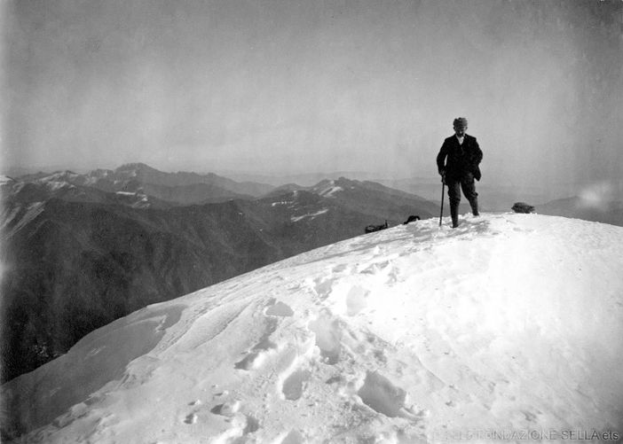 La Vetta del Tovo nelle foto d'archivio in una stampa ai sali d’argento - Copyright Fondazione Sella 2025
