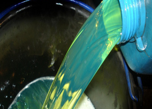 Gasolio nell'Elvo per la perdita da una cisterna, a Occhieppo Superiore intervengono i Vigili del Fuoco Gasolio nell'Elvo per la perdita da una cisterna, a Occhieppo Superiore intervengono i Vigili del Fuoco