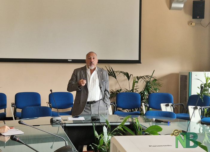 Domani ultimo giorno di scuola per il preside dell'Itis Marcianò, che va in pensione con 43 anni di carriera alle spalle