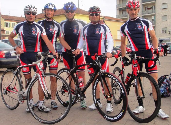 Sulle strade del Giro per celebrare il Bicentenario dell'Arma