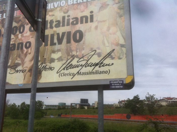 Rispunta a Milano Massimiliano Clerico, firmatario di manifesti inneggianti a Berlusconi