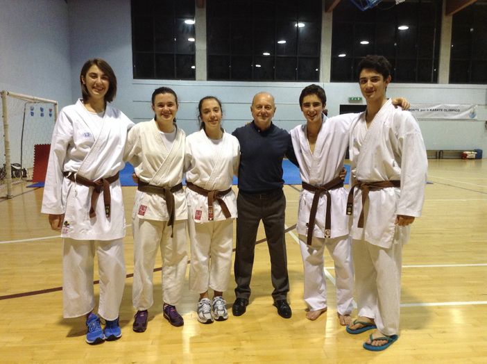 Arti Marziali - Cinque nuove cinture nere per la Funakoshi