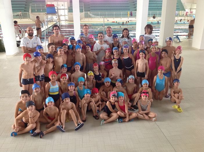 A "Scuola nuotando" per le elementari dei comuni della Serra