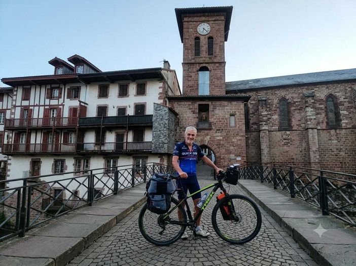 Da Oropa a Santiago in bicicletta: Andrea Mercando è all’inizio del Cammino francese FOTO Da Oropa a Santiago in bicicletta: Andrea Mercando è all’inizio del Cammino francese FOTO
