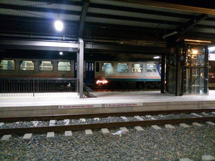 Il treno da Santhià stava andando a fuoco