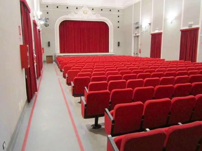Vigliano: “Evoluzione. Riflessioni postume di un Australopiteco” in scena all'Erios
