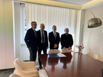 Fondazioni Monti e Lottomatica insieme per un nuovo centro di neuropsichiatria infantile Fondazioni Monti e Lottomatica insieme per un nuovo centro di neuropsichiatria infantile