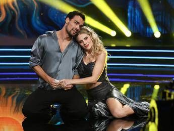 Ballando, Fognini esulta: "Questo terzo posto vale un oro" Ballando, Fognini esulta: "Questo terzo posto vale un oro"