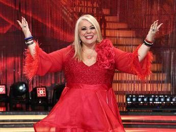 Rossella Erra, 17 chili persi: "Natale sofferente, ma non voglio buttare tutti i sacrifici" Rossella Erra, 17 chili persi: "Natale sofferente, ma non voglio buttare tutti i sacrifici"