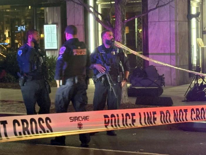 Sparatoria a Washington, Trump “E’ la più grande minaccia alla sicurezza nazionale”