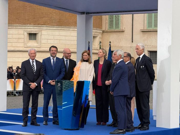 Mattarella accende il braciere di Milano-Cortina 2026 Mattarella accende il braciere di Milano-Cortina 2026