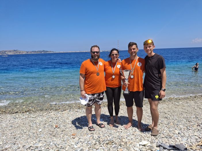 Nuoto pinnato, traversata dello stretto: il sogno si avvera per gli atleti biellesi Nuoto pinnato, traversata dello stretto: il sogno si avvera per gli atleti biellesi