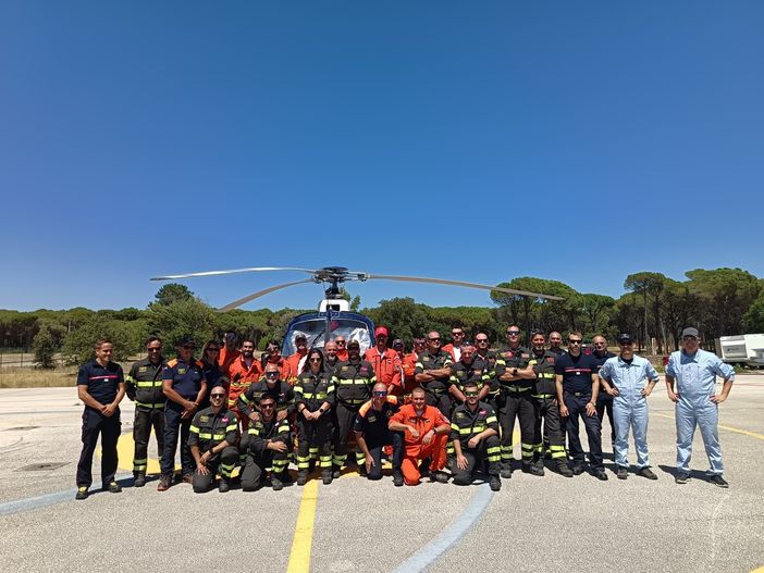 Vigili del Fuoco italiani in missione nel Sud della Francia, presente anche un biellese Vigili del Fuoco italiani in missione nel Sud della Francia, presente anche un biellese