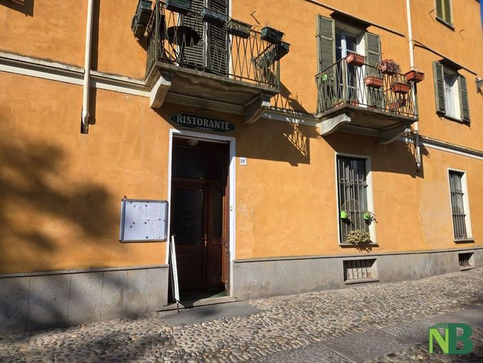 80 anni di storia a Biella: chiude il Circolo del Piazzo, il ristorante La Porta della Torrazza è aperto