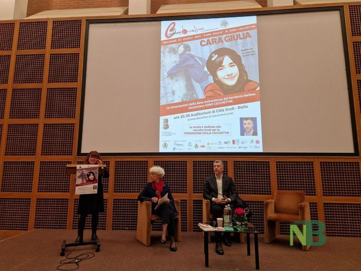 Gino Cecchettin commuove Città Studi: "Preferisco questo dolore al non aver conosciuto Giulia" FOTO e VIDEO