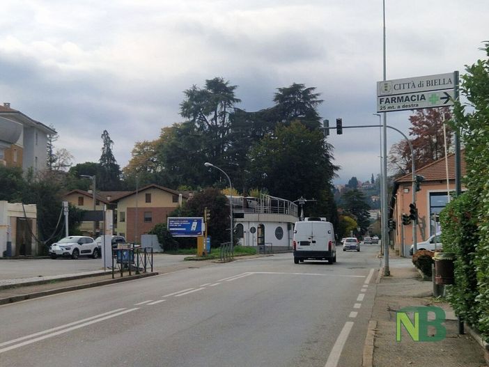 Traffico a Biella, incroci di Riva e di via Milano a Chiavazza senza semafori: il Comune valuta se lasciarli spenti