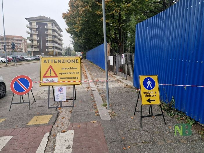 Addio alla vecchia scuola Cerruti a  Biella, al via la demolizione FOTO