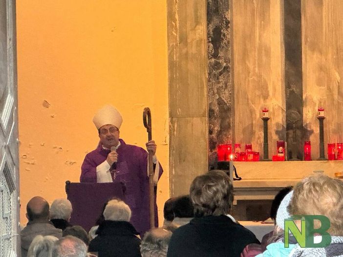 Biella, al Cimitero Urbano la Messa in memoria dei defunti, il Vescovo Farinella: "Il nostro destino è la vita eterna" FOTO Davide Finatti per newsbiella.it