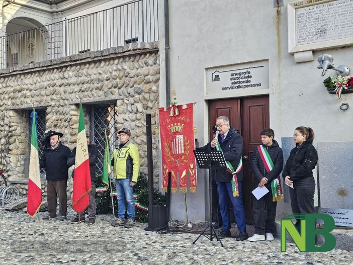 Candelo celebra la Giornata dell’Unità Nazionale e delle Forze Armate, Gelone ricorda il poliziotto ferito a Biella FOTO e VIDEO Angela Lobefaro per newsbiella.it Candelo celebra la Giornata dell’Unità Nazionale e delle Forze Armate, Gelone ricorda il poliziotto ferito a Biella FOTO e VIDEO Angela Lobefaro per newsbiella.it