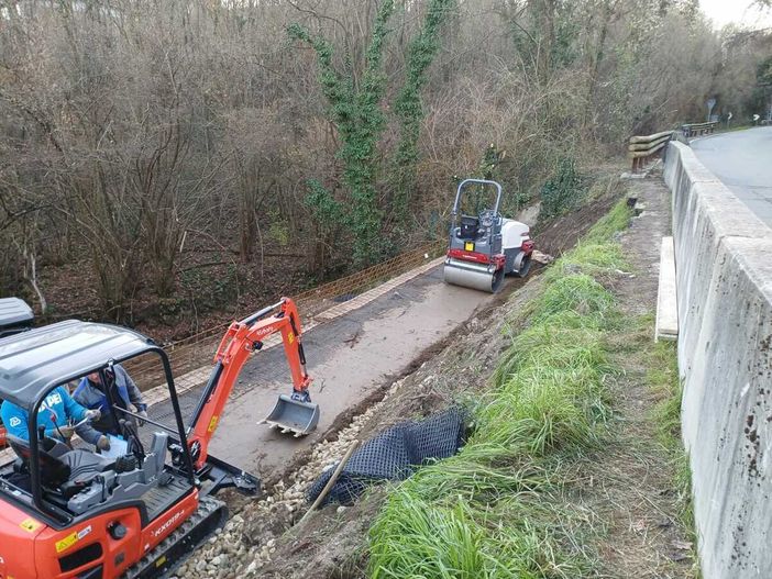 Salussola, ruspe al lavoro in via Marconi