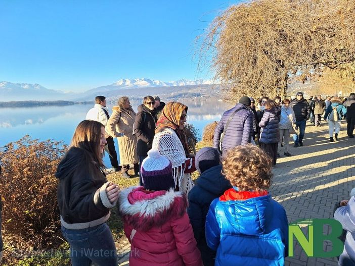 La Befana arriva a Viverone: bancarelle e intrattenimento sulle sponde del lago - Foto di Nicola Rasolo per newsbiella.it La Befana arriva a Viverone: bancarelle e intrattenimento sulle sponde del lago - Foto di Nicola Rasolo per newsbiella.it