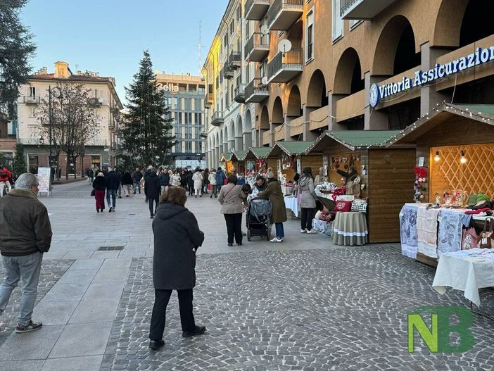 “Mercatino nel cuore di Biella”: le casette di Piazza Vittorio Veneto aperte fino al 15 febbraio