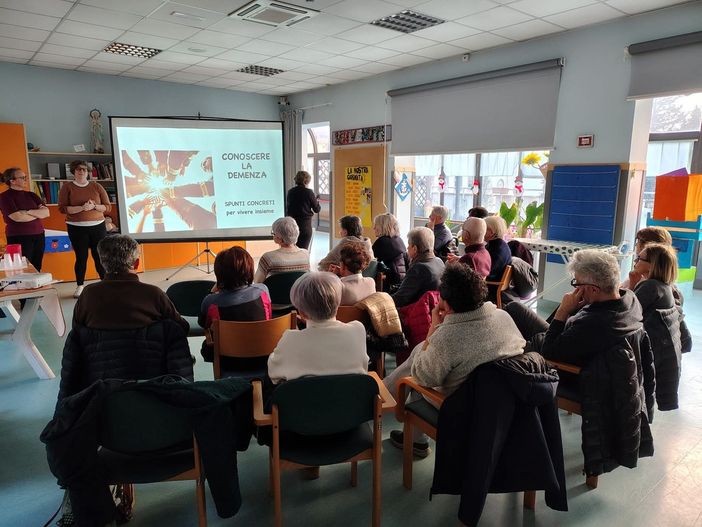 Progetto Familiari Curanti, a Valdilana incontro partecipato: focus su prevenzione e alimentazione corretta (foto dalla pagina Facebook di Comune di Valdilana)