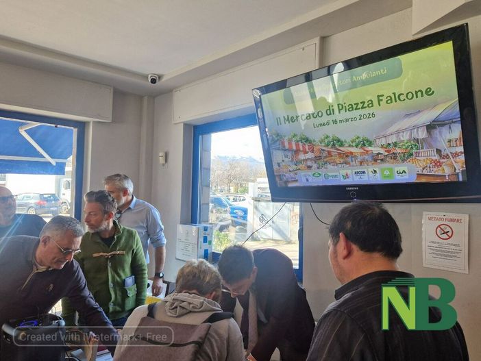 Ambulanti compatti: "No allo spostamento da piazza Falcone in centro a Biella, pronti al ricorso" FOTO