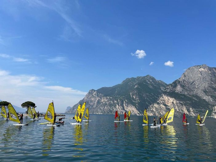 Lezioni di vela, una settimana sul Lago di Garda per il Liceo Sportivo di Biella Lezioni di vela, una settimana sul Lago di Garda per il Liceo Sportivo di Biella