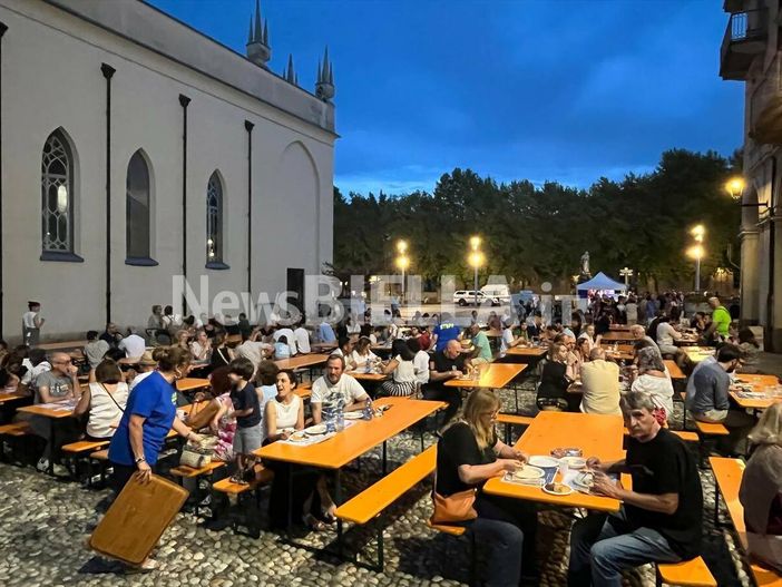 Biella celebra i suoi 1200 anni: festa in piazza tra storia, teatro e atmosfere medievali - Foto Massimo Giacobbe Biella celebra i suoi 1200 anni: festa in piazza tra storia, teatro e atmosfere medievali - Foto Massimo Giacobbe