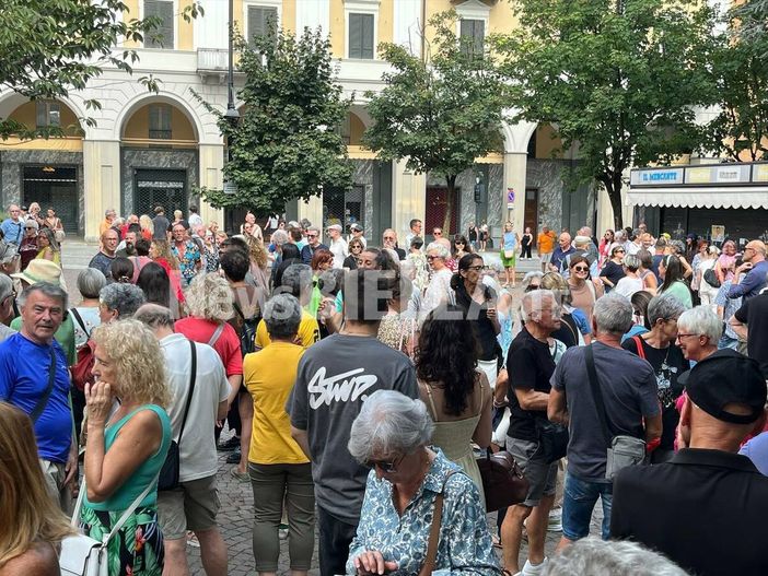 "Giù le mani dai ciliegi": a Biella cittadini in piazza contro il progetto agli Zumaglini FOTO e VIDEO Massimo Giacobbe per newsbiella.it