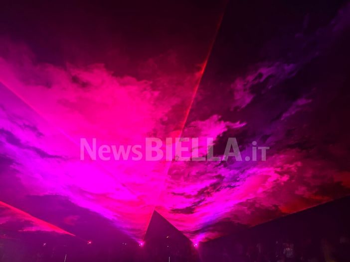 Cossato saluta l’estate con il Laser Show tra luci, coreografie e musica FOTO e VIDEO