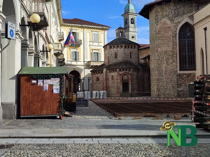 Si lavora per il Natale a Biella: Comune incontra associazioni e commercianti. Pista di pattinaggio aperta da metà mese, foto per newsbiella.it di Mattia Baù Si lavora per il Natale a Biella: Comune incontra associazioni e commercianti. Pista di pattinaggio aperta da metà mese, foto per newsbiella.it di Mattia Baù