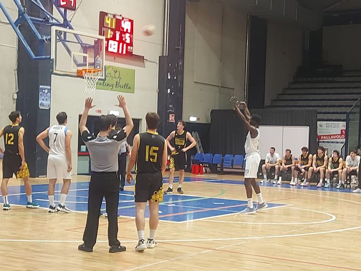 Basket, grande spettacolo al  Pala Pajetta per Biella Next-Crocetta - Foto Alessandro Bozzonetti per newsbiella.it