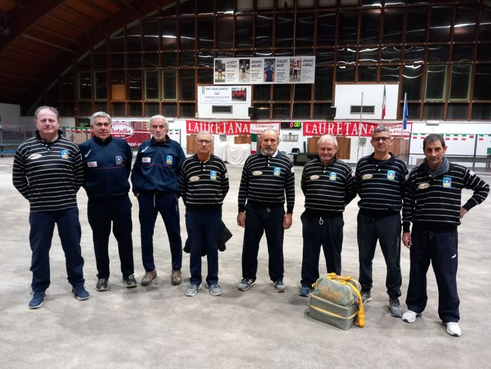 I finalisti del torneo notturno di martedì a Biella - Foto Federbocce