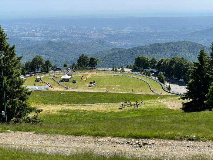 Foto a cura della Scuola Nazionale Mountain-Bike Oasi Zegna Foto a cura della Scuola Nazionale Mountain-Bike Oasi Zegna