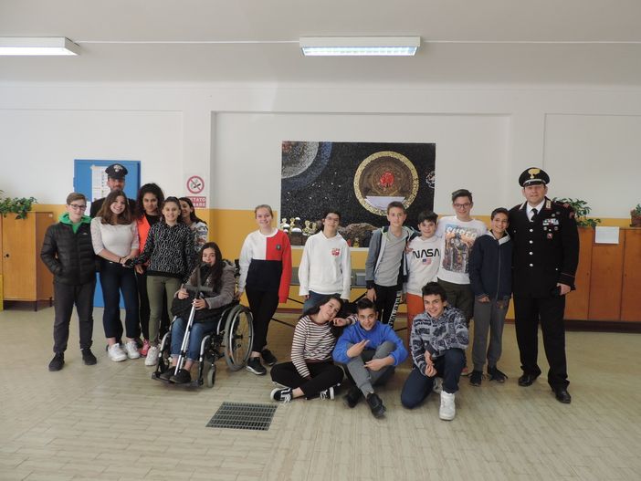 Legalità, i carabinieri di Bioglio incontrano gli alunni della terza media di Pettinengo